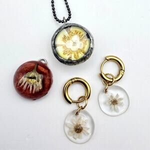 Lot of 3 Pressed Dried Flower Pendant Necklace Earrings Glass Lucite Boho